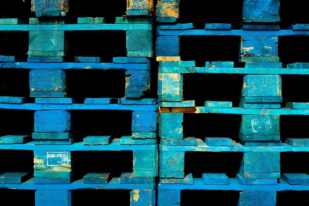 Team collaborating on futuristic storage technology